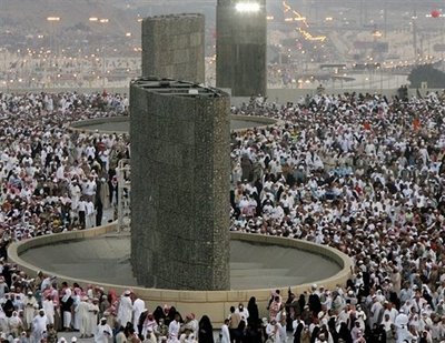 Stone throwing rituals at Hajj pilgrimage 