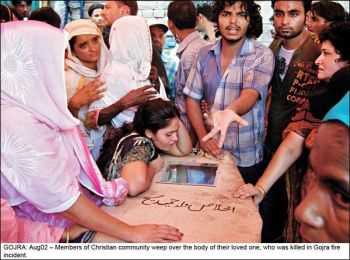 mourning the dead christians of gojra, punjab massacre