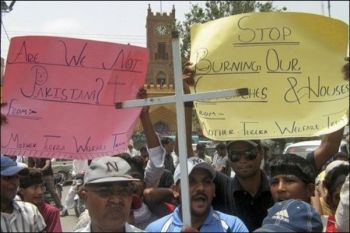 Gojra maascre protest 