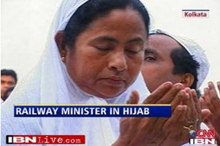 mamata-banerjee-muslim-prayer-namaaz